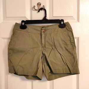Banana Republic cotton shorts army green size 0